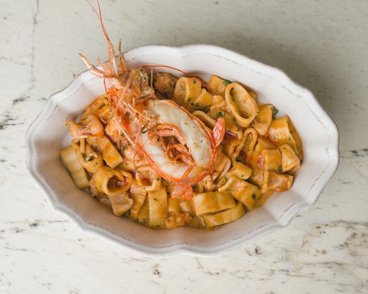 Hedonist bistro & bar