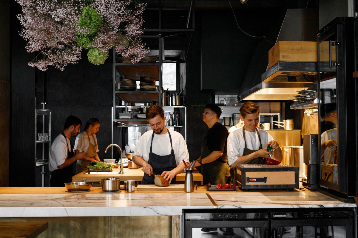 Leo Wine & Kitchen Leo Wine & Kitchen